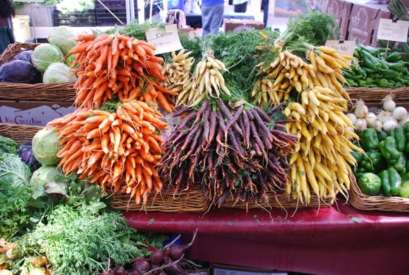 Ballards Farmers Market produce shows the benefit of saving farmland in Washington.